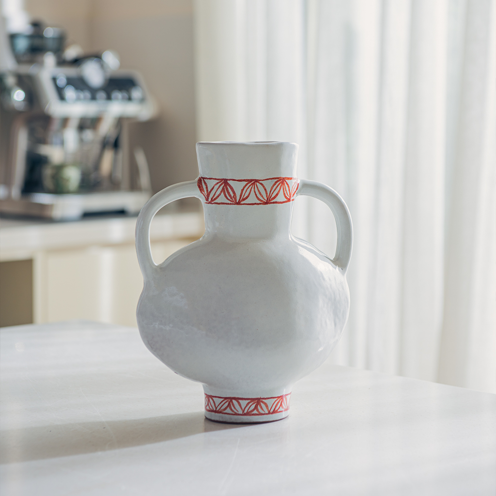 Leaf Grip Vase - Ellie Home