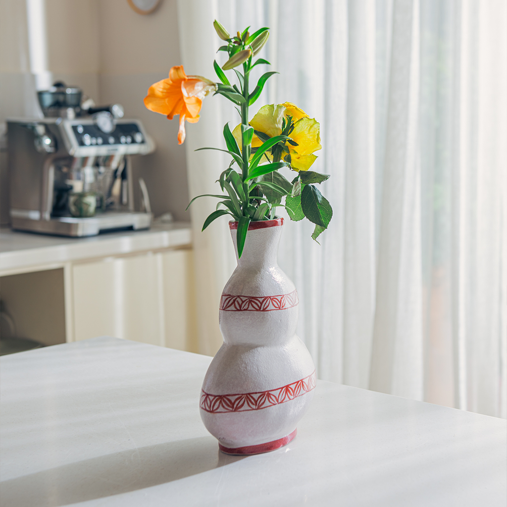 Leafline Vase - Ellie Home