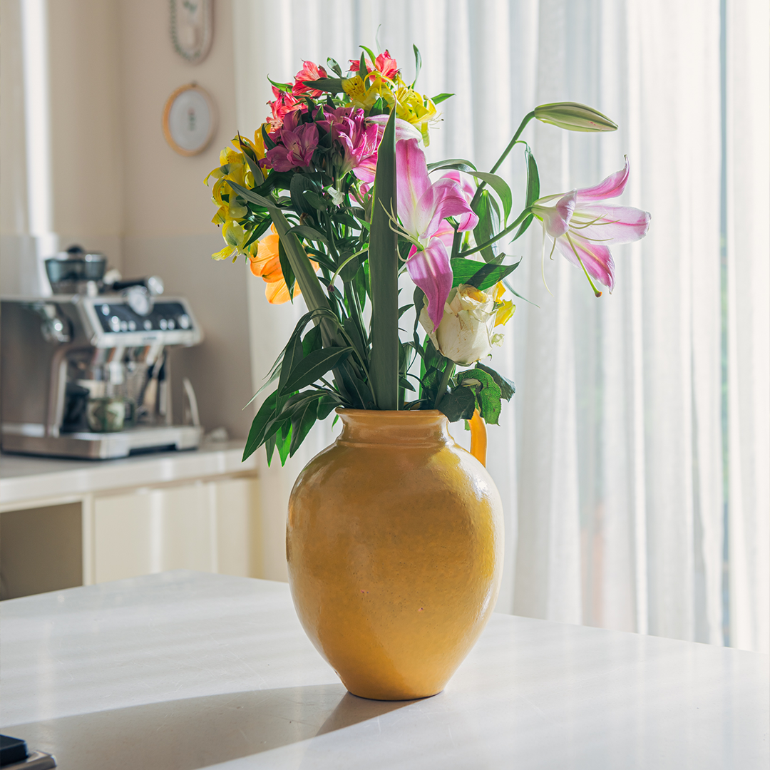 Soft Breeze Vase - Ellie Home