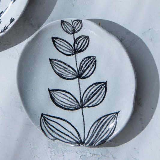 Monochrome Wall Plates - Ellie Home