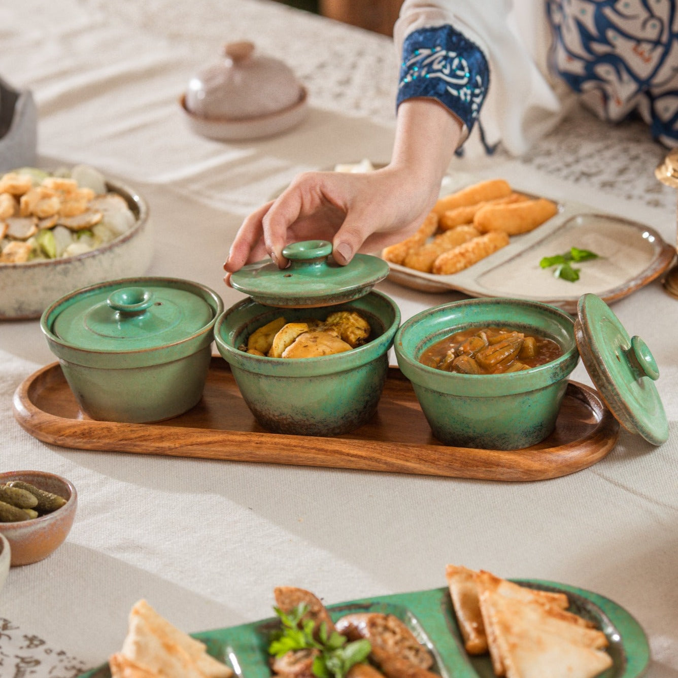 Heritage Oven Pots Set with Tray - Ellie Home